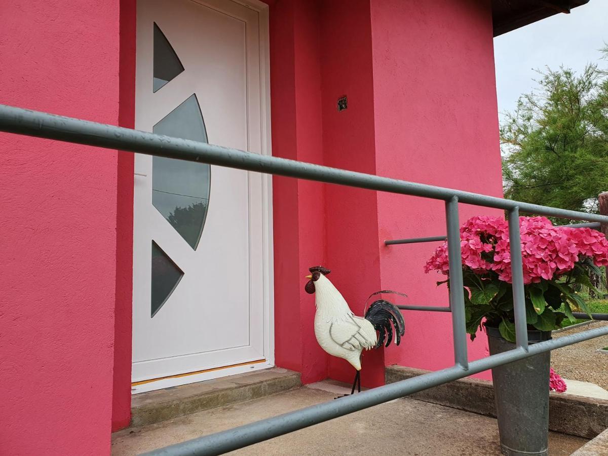 Gite De La Maison Du L.A.C Simard エクステリア 写真