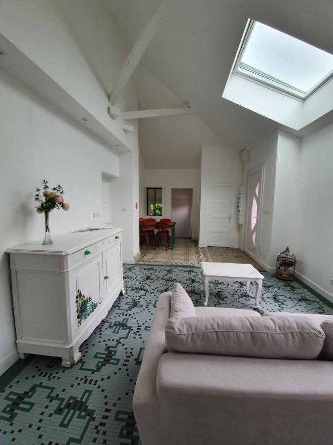 Gite De La Maison Du L.A.C Simard エクステリア 写真