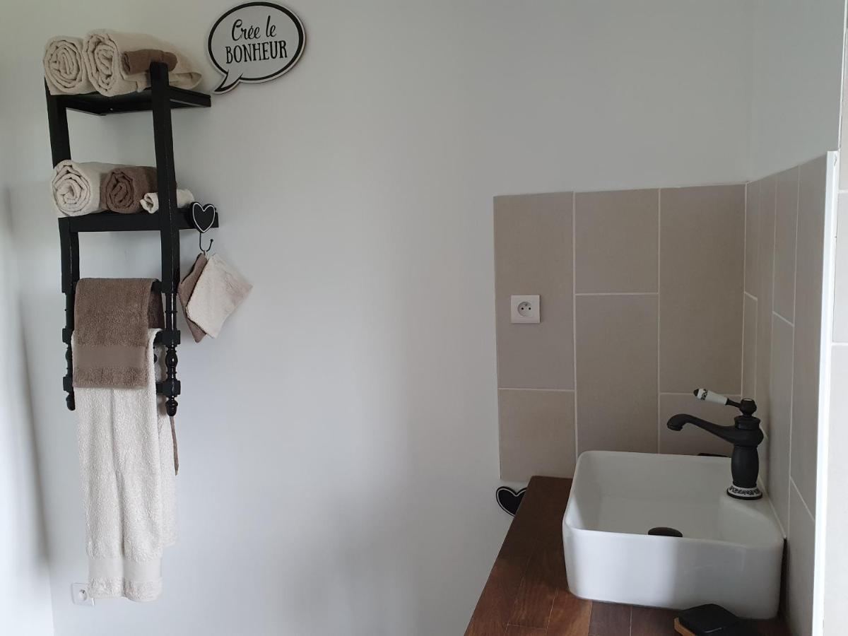 Gite De La Maison Du L.A.C Simard エクステリア 写真