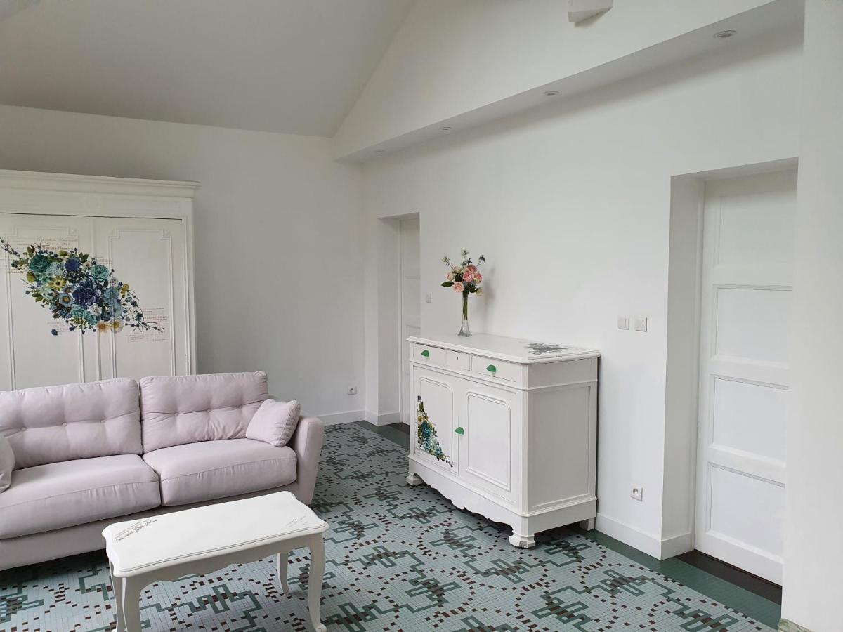 Gite De La Maison Du L.A.C Simard エクステリア 写真